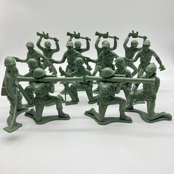 TIM-MEE Toys Toy Green Soldiers Large 5” Plastic Made In USA Lot Of‎ 15 Vintage - Picture 1 of 8